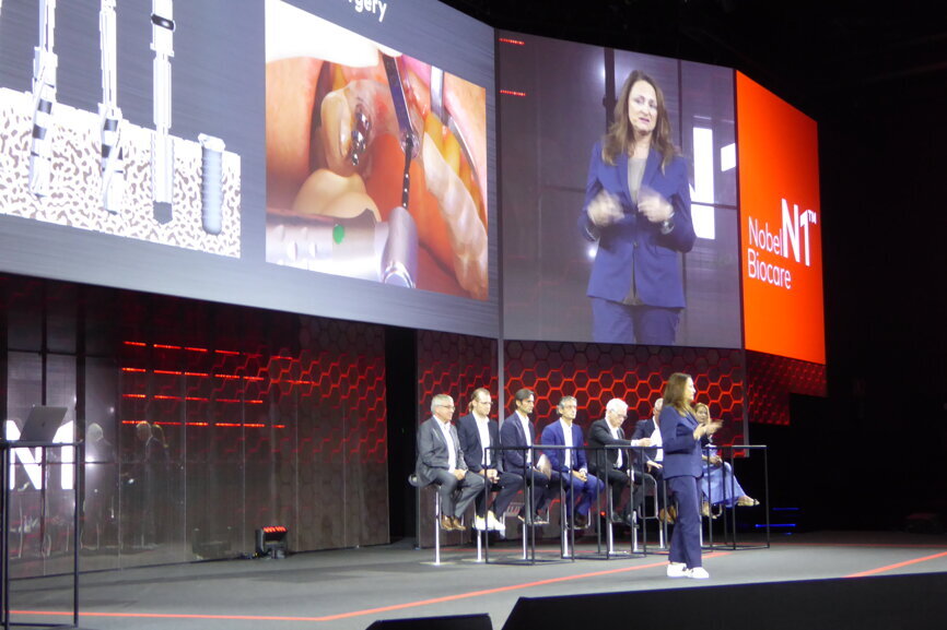 La investigadora Annette Felderhoff-Fischer durante su presentación en la sesión titulada 