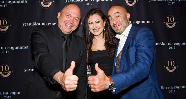 Left, Gernot Schuller, Ivoclar Vivadent’s Senior Director for Austria and Eastern Europe; Ulyana Vincheva, curator and organiser of Smile of the Year; Torsten Oemus, CEO Dental Tribune International. 