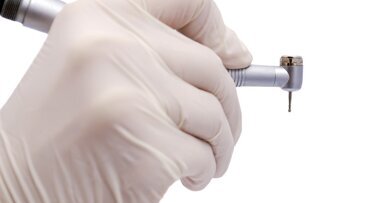 Ex-tbs’er slaat tandarts in gezicht