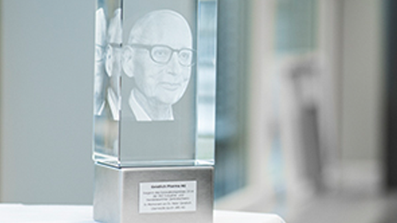 Feierliche Preisübergabe an Geistlich Pharma