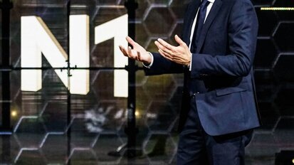 Prof Stefan Holst, Vice President Global Research, Products & Marketing during the unveiling of the new implant system Nobel Biocare N1. (Photograph: Nobel Biocare)