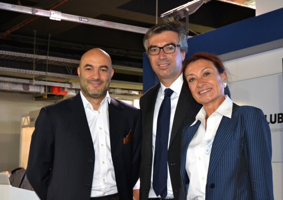 From left: Torsten Oemus, Dr Gianfranco Berrutti and Patrizia Gatto at the 2013 FDI congress in Turkey. 
