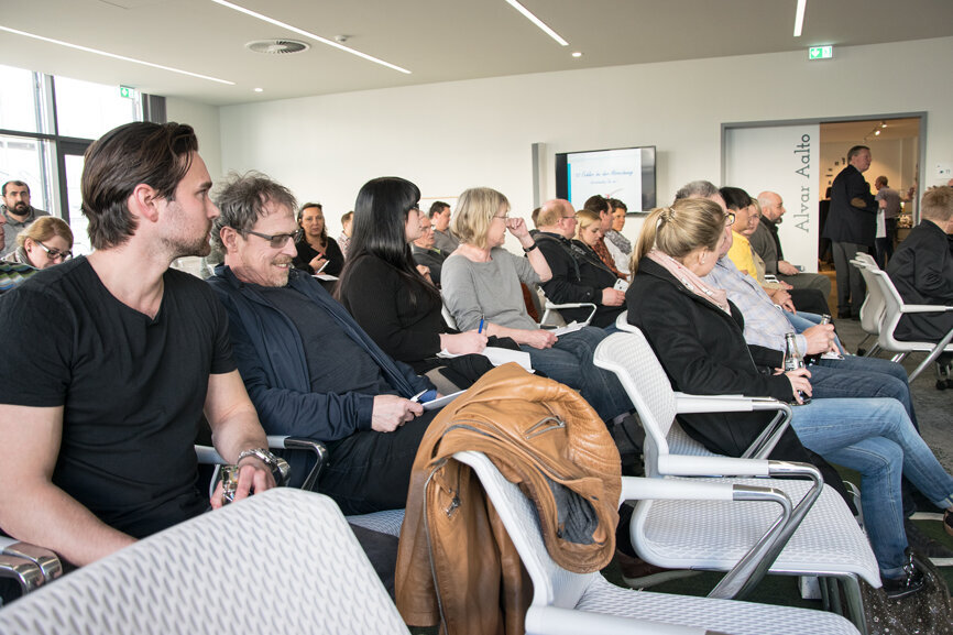 Was kann die Praxis dafür tun, damit sich der Patient wohlfühlt? - Dies ist nur eine der Fragen, auf welche die anwesenden Teilnehmer eine Antwort suchten.