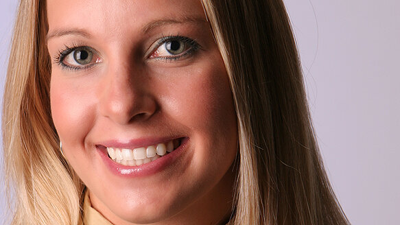 Lateral wall sinus floor elevation found to provide sufficient bone height and width for implant placement