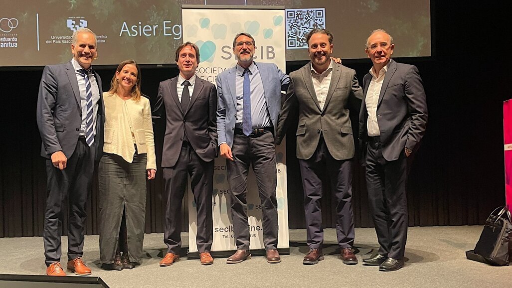 Curso de actualización en implantología oral 