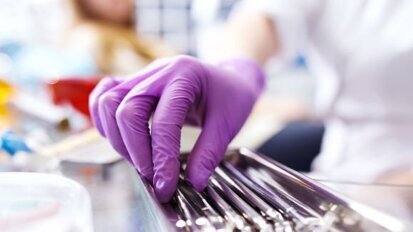 Hong Kong e Singapura enfrentando a piora na escassez de dentista