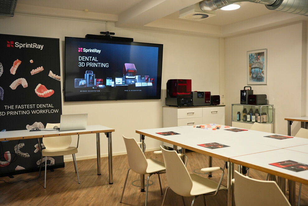 Die SprintRay University am europäischen Hauptsitz in Weiterstadt und der neue Trainingsstandort in Hamburg stärken das Schulungsnetzwerk im deutschsprachigen Raum.