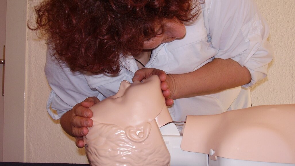 Stany nagłe w gabinecie dentysty – będą wytyczne PTS i PRR