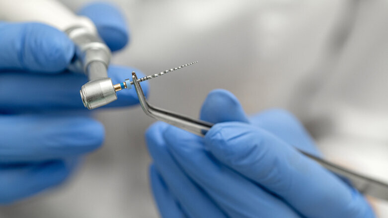 Successo per le cure palliative per le emergenze endodontiche durante il lockdown