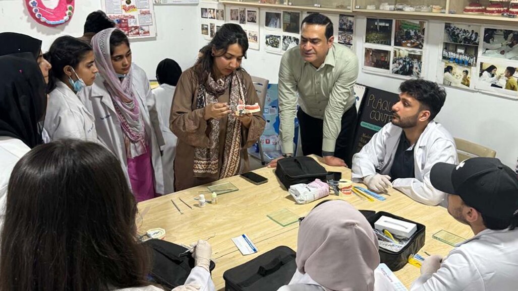 Altamash Institute conducts hands-on workshop on atraumatic restorative treatment