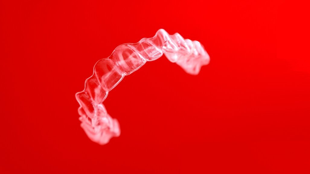 Un alineador reforzado con material tricapa