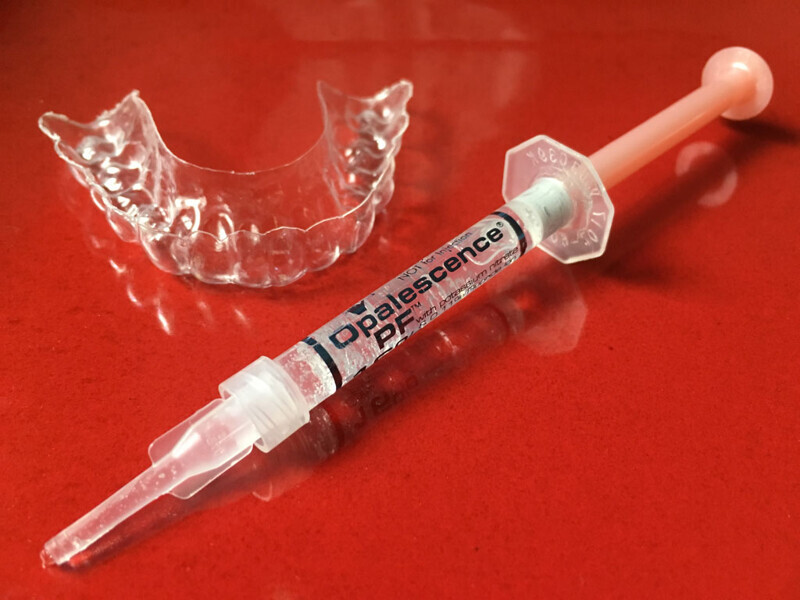 Figura 8. Opalescence PF Kit para blanqueamiento para el hogar.