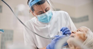 Richtlijnen mondzorg kwetsbare ouderen thuis en op de praktijk