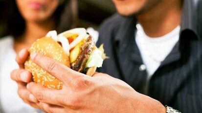 Slechte mondgezondheid door fastfood ook oorzaak hart- en vaatziekten
