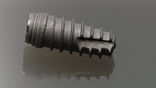 DAZ fordert Sachlichkeit in der Implantologie-Debatte