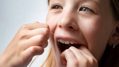 Fio dentário na infância: um pequeno hábito que faz grande diferença