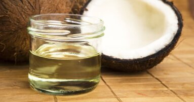 Oil pulling com óleo de coco reduz gengivite