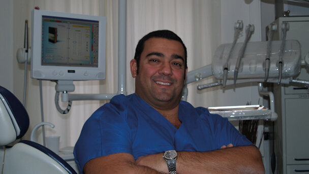 Gli impianti zigomatici nel trattamento delle gravi atrofie mascellari: una nuova tecnica minimamente invasiva