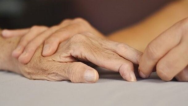 Mogelijk link tussen parodontitis en reuma