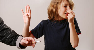 Passivrauchen erhöht Parodontitis-Gefahr