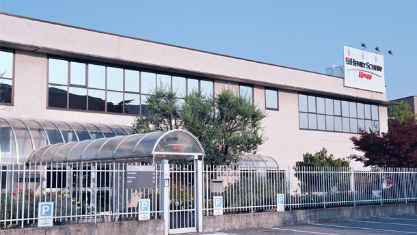 Henry Schein Krugg a Expodental Milano