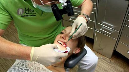 Zahnfarbe perfekt bestimmen: Zahnarzt erklärt aktuelle VITA Easyshade-Technik Zahnfarbe perfekt bestimmen: Zahnarzt erklärt aktuelle VITA Easyshade-Technik