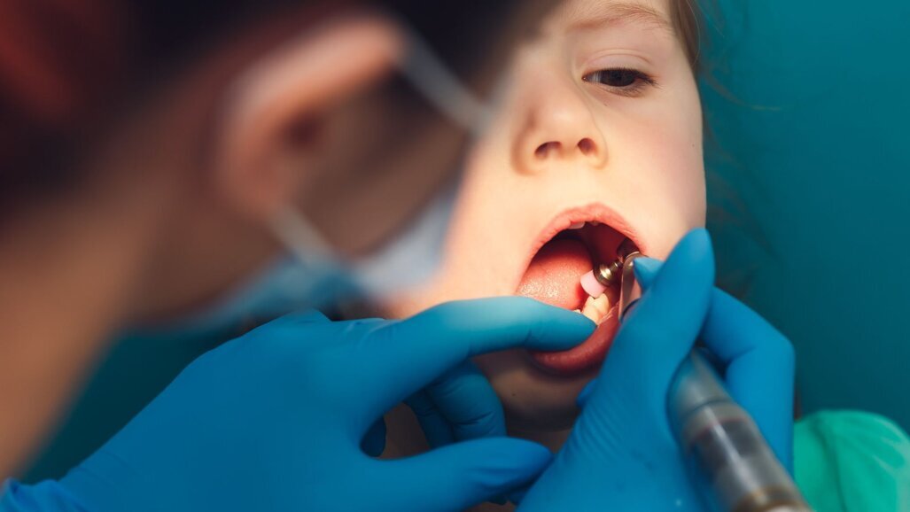 De rol van tandartspraktijken bij herkennen van en reageren op misbruik en verwaarlozing