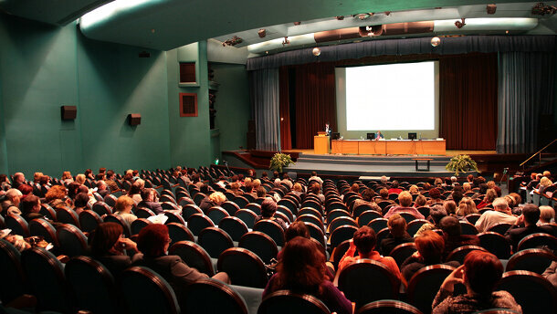 La fin des salons scientifiques et des congrès médicaux en France ?