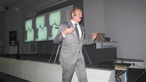 Проф. Диечи представи своята прецизна и опростена техника в страната ни