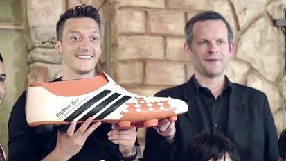 Lábio leporino e fenda palatina: Mesut Özil apoia projeto alemão