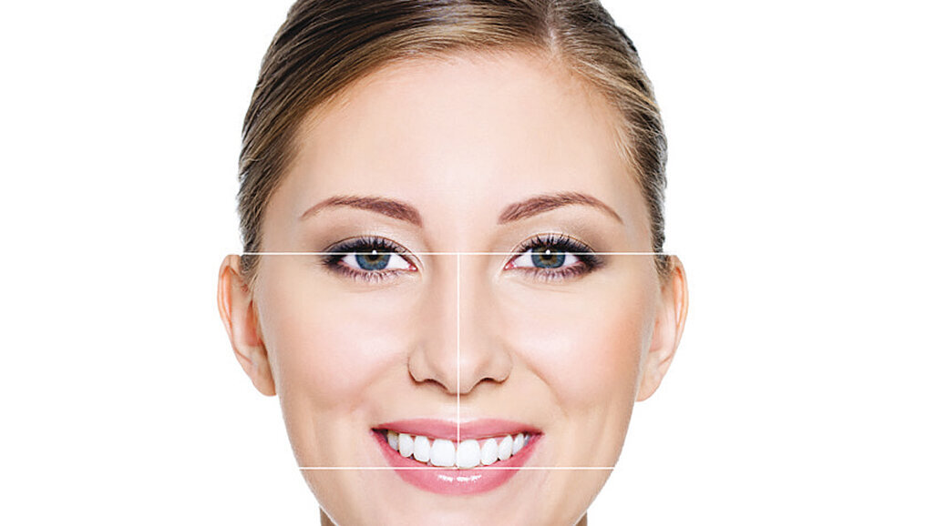 Crveno-bijela estetika, okvir savršenog osmijeha