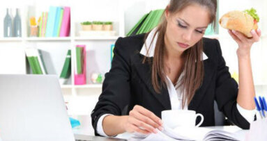 Lavoratori d’ufficio: più a rischio la salute orale