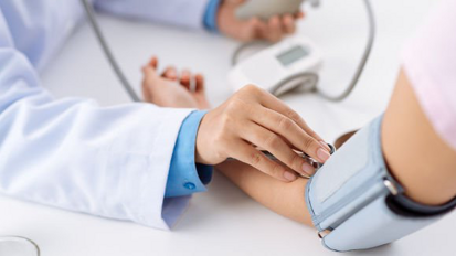 La mala higiene oral puede aumentar el riesgo de hipertensión