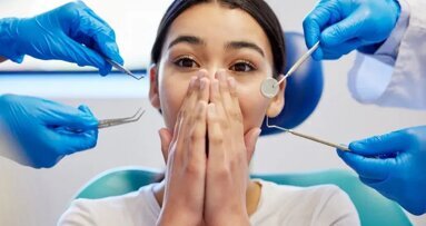 Nový výzkumný článek zaměřuje pozornost na dentální zdraví žen