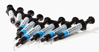 Crea la brillantezza dello smalto naturale con Clearfil Majesty Es Flow