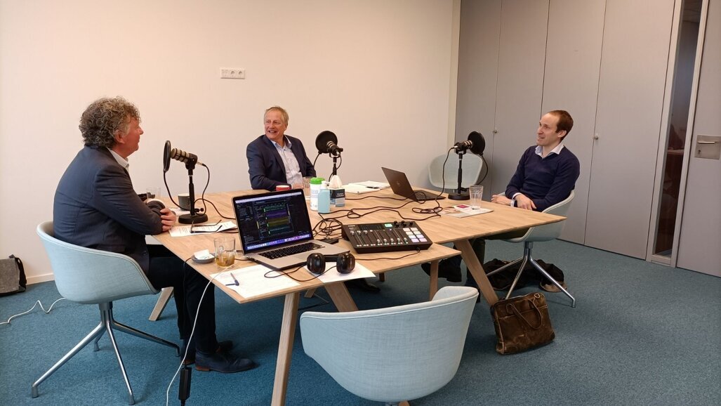 Podcast: Ketenvorming in de mondzorg: zegen of vloek?