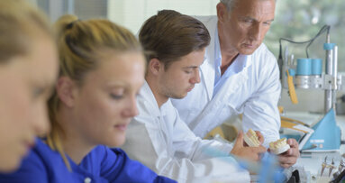 Studenten promovieren ohne praktische Erfahrungen