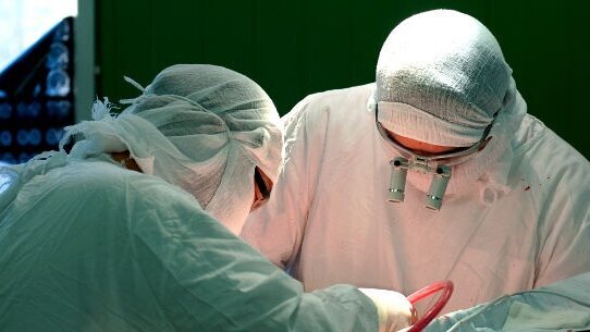 Открити са зъби в орбитален тумор на жена