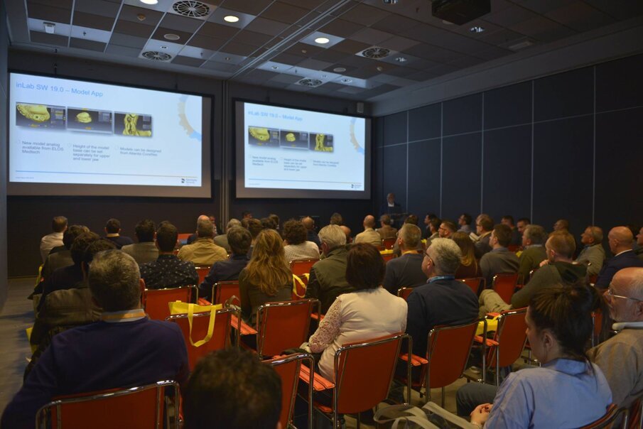 Lab Session (©Dentsply Sirona). 