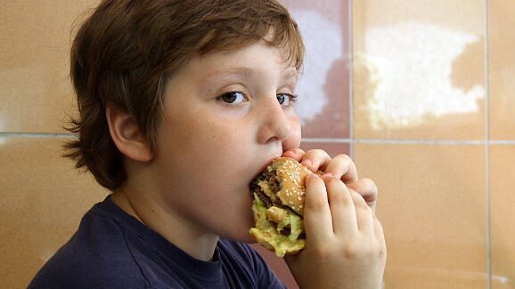 Nieprawidłowe żywienie dzieci sprzyja rozwojowi chorób cywilizacyjnych