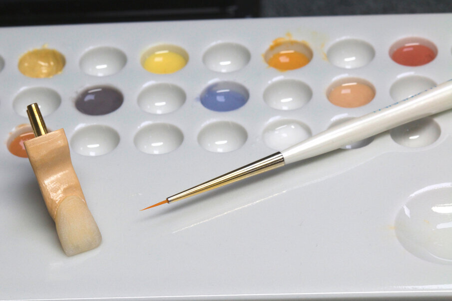 Fig. 5: After a dentine firing, VITA INTERNO can be used for a second time to give depth with individual shade nuances.