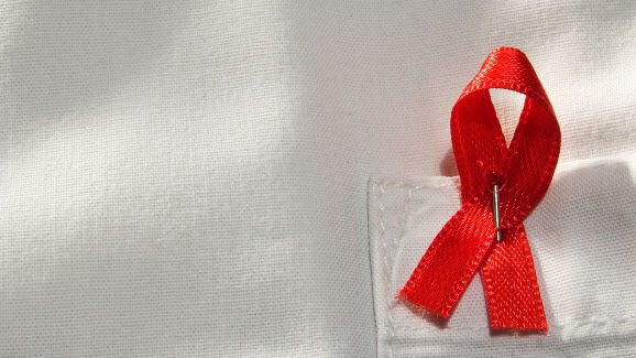 Saudi Arabian dental students exhibit negative attitude towards HIV patients