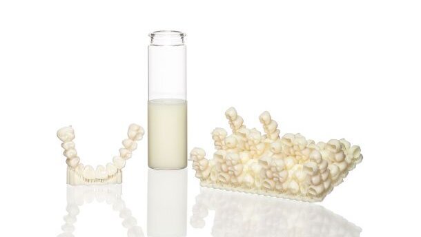 ’s Werelds eerste 3D-geprinte kroon in Nederland geplaatst