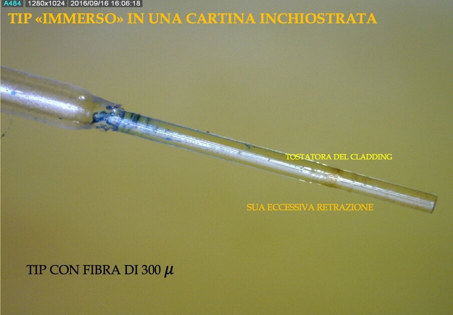g. 2 - Esempio di tip rovinato. Questo errore è molto frequente e può danneggiare fin  da subito la nostra fibra. Meglio non usare  cromoforo inchiostrato e potenze elevate.