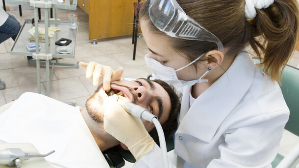 Tuchtcollege berispt Zwolse tandarts