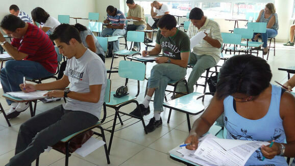Exame de proficiência aos egressos de cursos da área da saúde