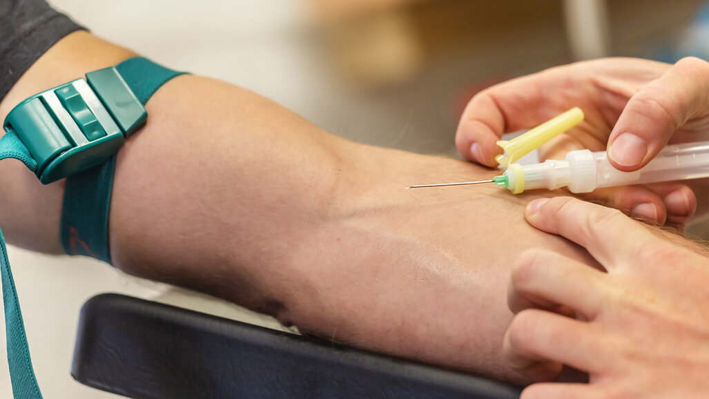Sedierung sicher anwenden: DZOI-Kurs kombiniert IV-Analgosedierung mit PRF