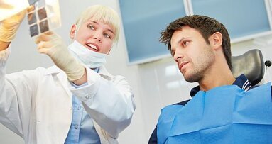 Grote daling aantal signalen over mondzorg bij NZa