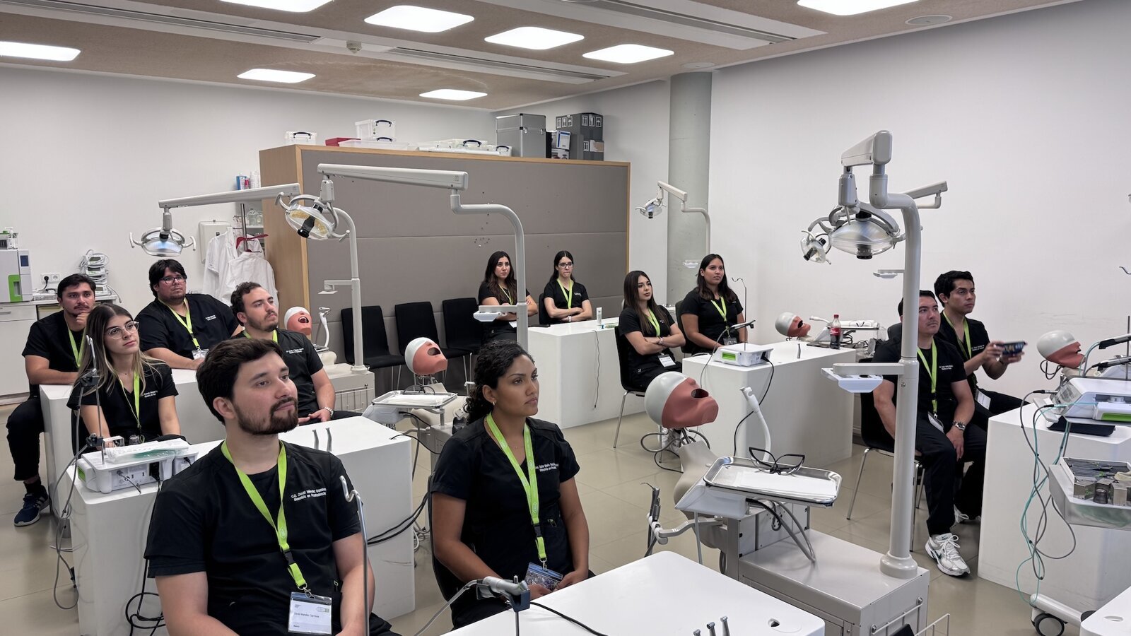 El Postgrado de Prostodoncia de Yucatán visita la fábrica de W&H en Austria