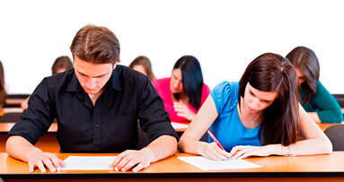 Test di ammissione firmati dal ministro: 9.513 per medicina e 792 per odontoiatria. Ma quanti diventeranno in realtà?